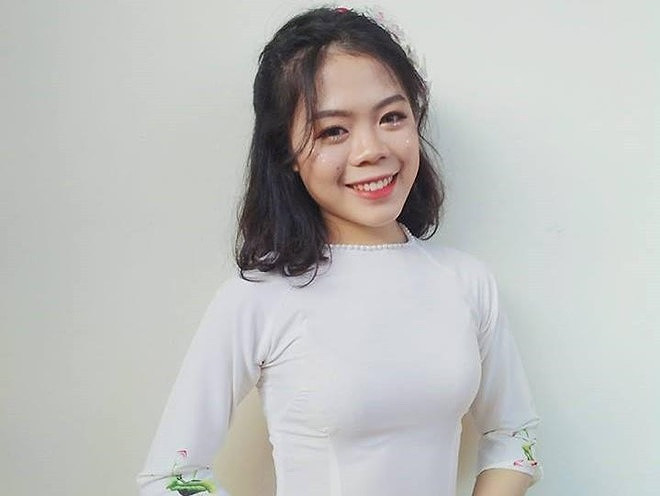 Hoàng Thị Thái Bảo, học sinh lớp 12C1, trường THPT Chuyên Phan Bội Châu là thủ khoa khối C cả nước năm nay với tổng điểm 3 môn đạt 28.75. Trong đó, nữ sinh có điểm hai môn Sử, Địa đều là 9,75, Ngữ văn 9,25. Cô dự định nộp hồ sơ vào khoa Ngữ văn của ĐH Sư phạm Hà Nội.  Hoàng Thị Thái Bảo, học sinh lớp 12C1, trường THPT Chuyên Phan Bội Châu là thủ khoa khối C cả nước năm nay với tổng điểm 3 môn đạt 28.75. Trong đó, nữ sinh có điểm hai môn Sử, Địa đều là 9,75, Ngữ văn 9,25. Cô dự định nộp hồ sơ vào khoa Ngữ văn của ĐH Sư phạm Hà Nội.