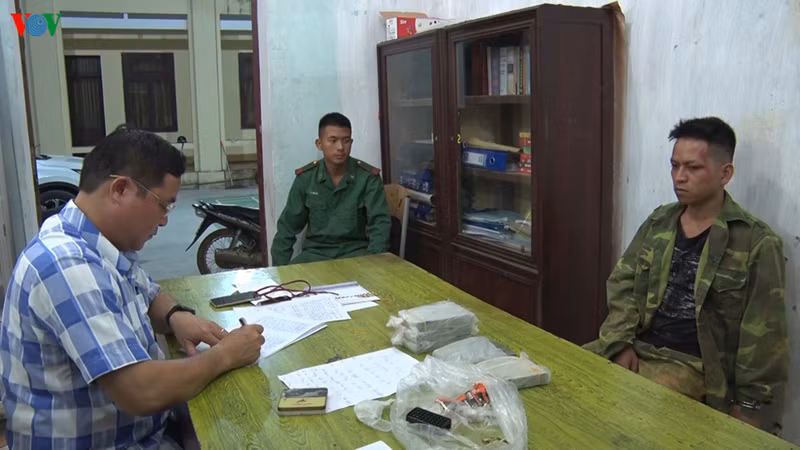 Đối tượng Hoàng Văn Thực tại cơ quan Công an.