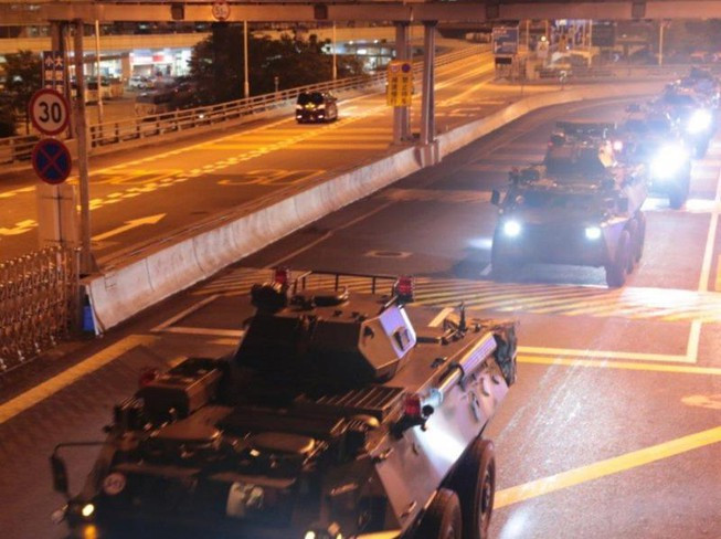 Trung Quốc đưa nhóm binh sĩ mới vào Hong Kong lúc rạng sáng ảnh 1