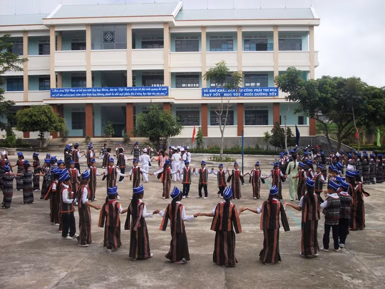 Trường THCS Dân tộc nội trú huyện Đak Pơ (nguồn http://dakpo.gialai.gov.vn)