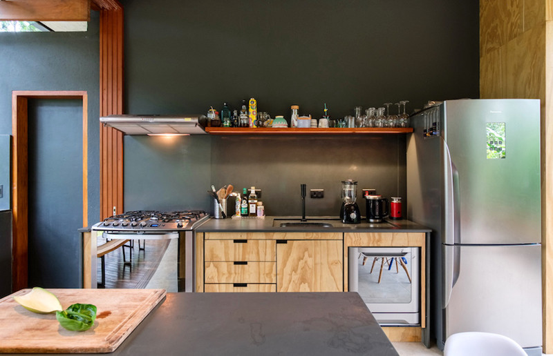 Mọi chi tiết trong nhà bếp được chăm chút cẩn thận, tỉ mỉ nhưng không hề gây rối mắt, không một gam màu nào lạc điệu. Mọi chi tiết trong nhà bếp được chăm chút cẩn thận, tỉ mỉ nhưng không hề gây rối mắt, không một gam màu nào lạc điệu.