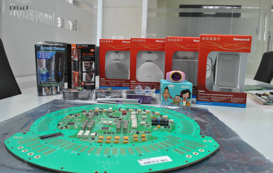 Một số sản phẩm thuộc lĩnh vực sản xuất linh kiện điện tử của DLG. Ảnh: Mai Tiên 