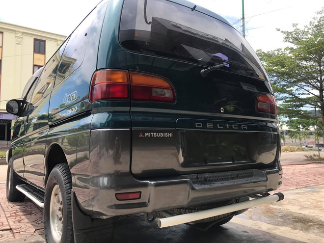 Mitsubishi Delica có thiết kế kiểu dáng MPV nhưng lại có 2 cầu để đi off-road Mitsubishi Delica có thiết kế kiểu dáng MPV nhưng lại có 2 cầu để đi off-road