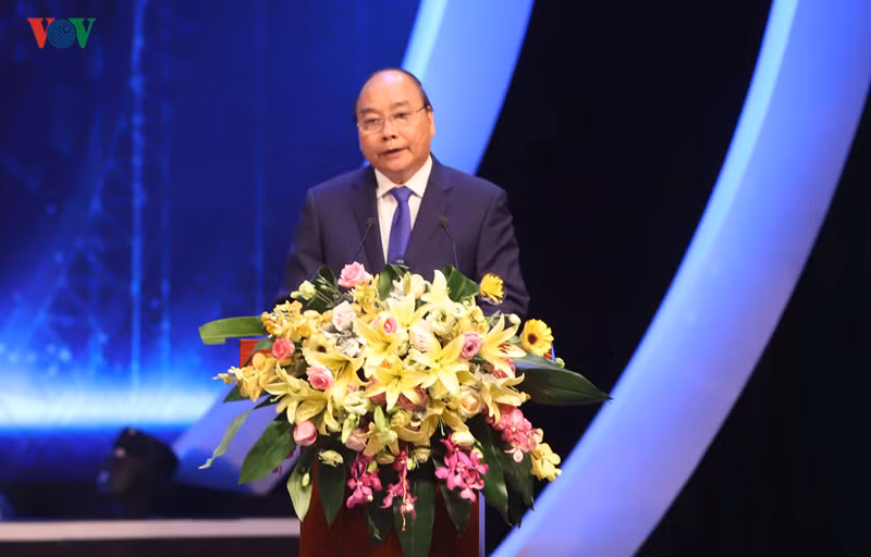 Thủ tướng Nguyễn Xuân Phúc phát biểu tại Lễ trao giải “Báo chí với công tác đấu tranh phòng, chống tham nhũng, lãng phí