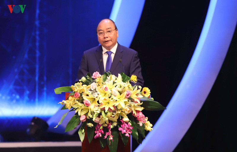 Thủ tướng Nguyễn Xuân Phúc phát biểu tại Lễ trao giải “Báo chí với công tác đấu tranh phòng, chống tham nhũng, lãng phí