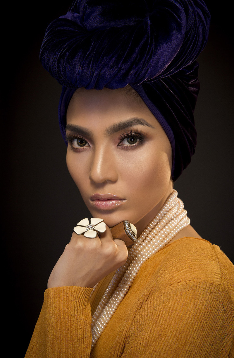  Từ đó, thoát khỏi hình tượng một nàng Á hậu với mái tóc dài thẳng mượt cùng tà áo dài nền nã, dịu dàng vốn đã gắn liền với mình với mình bấy lâu nay.