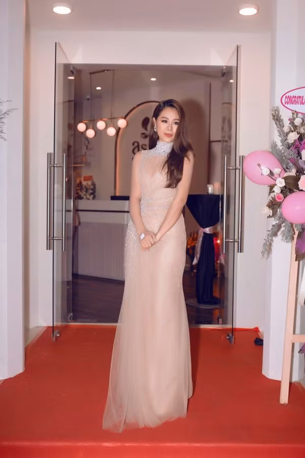 Nam Thư gây bất ngờ với hình ảnh lộng lẫy kiều diễm