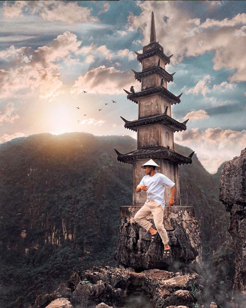 Hang Múa - "Vạn lý trường thành phiên bản Việt" là địa điểm sống ảo được giới trẻ yêu thích và cũng là cảm hứng bất tận cho rất nhiều bộ ảnh phong cách khác nhau. Hang Múa -