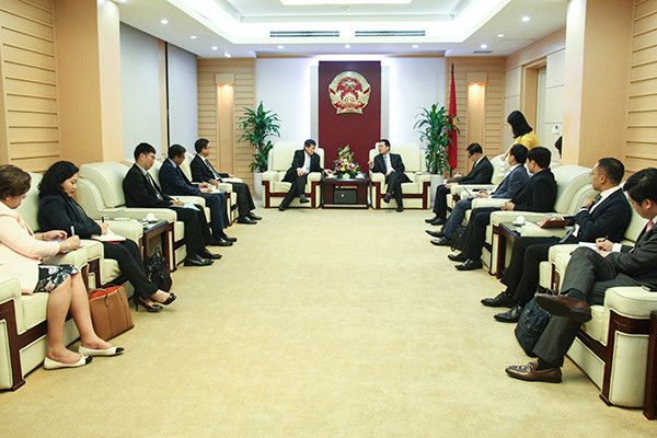 Buổi làm việc giữa Bộ trưởng Bộ TT&TT Nguyễn Mạnh Hùng và ông Dato Lim Jock Hoi - Tổng thư ký ASEAN. Ảnh: Trọng Đạt