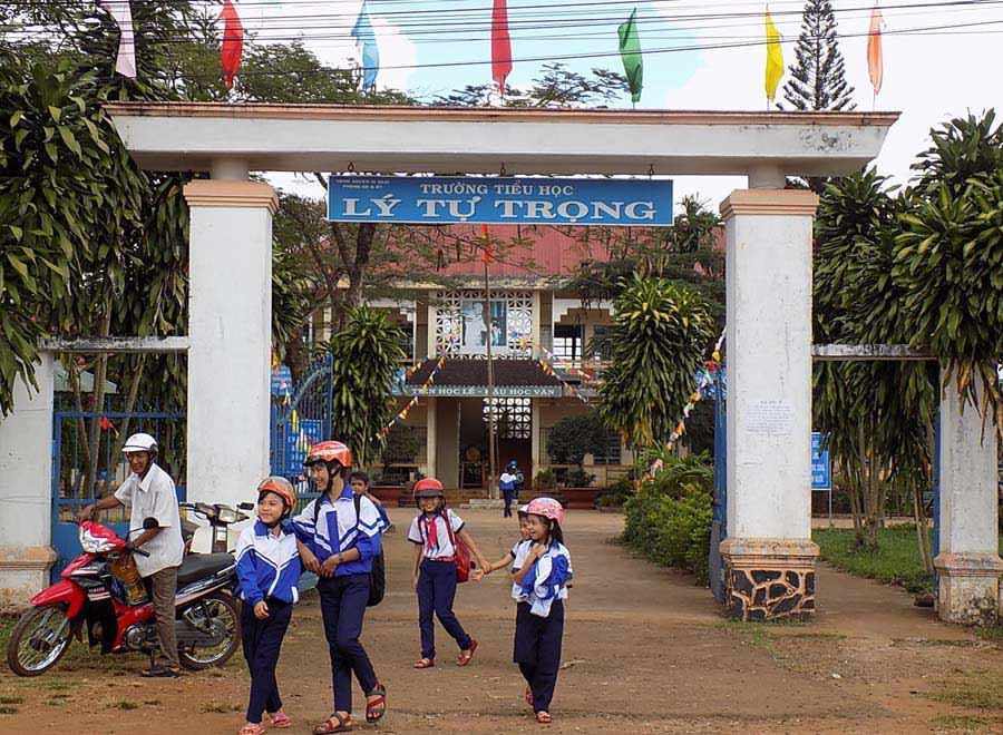  Nhiều trường học trên địa bàn huyện Ia Grai đã được xây dựng kiên cố. Ảnh: T.N