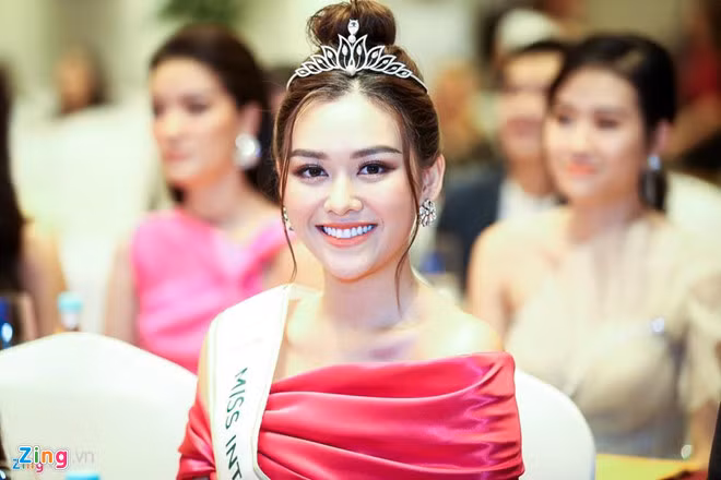 Tường San trong buổi họp báo hôm 30/8.