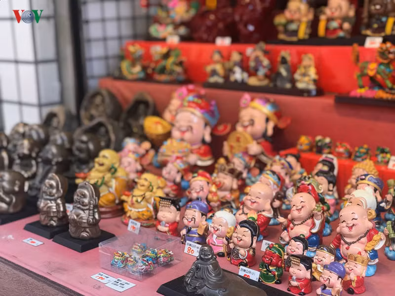 Vì thế chúng tôi chỉ chăm chăm tìm những món đồ do người Đài Loan sản xuất trong suốt chuyến đi.