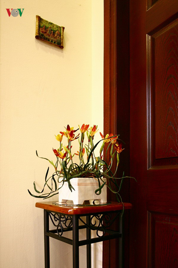 Sắp đặt trang trí trong mỗi góc nhà để thú vị hơn. Sắp đặt trang trí trong mỗi góc nhà để thú vị hơn.