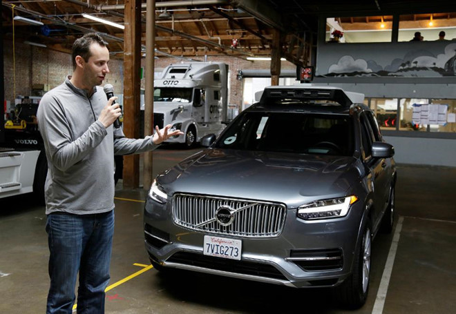 Anthony Levandowski - cựu Giám đốc chương trình xe tự hành của Uber, từng làm việc ở Google trong dự án tương tự - bị chính quyền liên bang Mỹ truy tố về tội trộm cắp bí mật thương mại. (Ảnh: AP)
