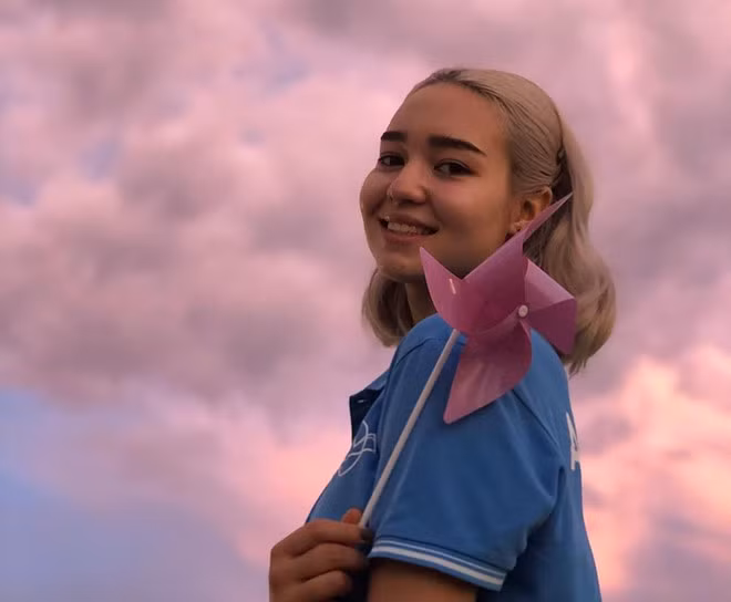  Đây không phải là lần đầu tiên phụ công 20 tuổi sang Việt Nam thi đấu. 2 năm trước, cô cùng đội bóng Altay được mời tham dự một giải quốc tế tại Việt Nam.