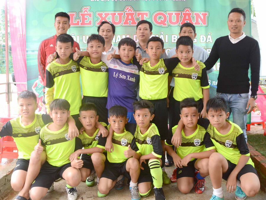 Đội tuyển U11 Gia Lai trong lễ xuất quân. Ảnh: Minh Vỹ