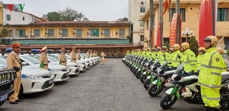 Cục CSGT cũng yêu cầu các đơn vị, địa phương tổ chức trực ban, trực chiến và ứng trực theo quy định, sẵn sàng huy động khi có lệnh của cấp trên, không để bị động trong bất cứ hoàn cảnh nào.