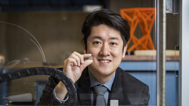 Tiến sĩ Joshua Chou là trưởng dự án này. Ảnh: The Australian.