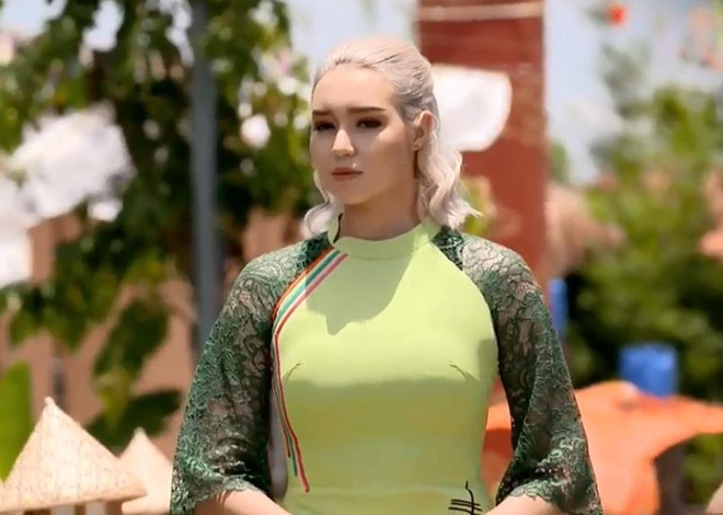 Sau cuộc thi sắc đẹp, cùng với màn trình diễn trên sân đấu, Syzdykova nhận một trong những danh hiệu cá nhân được mong chờ nhất tại lễ trao giải VTV Cup - 