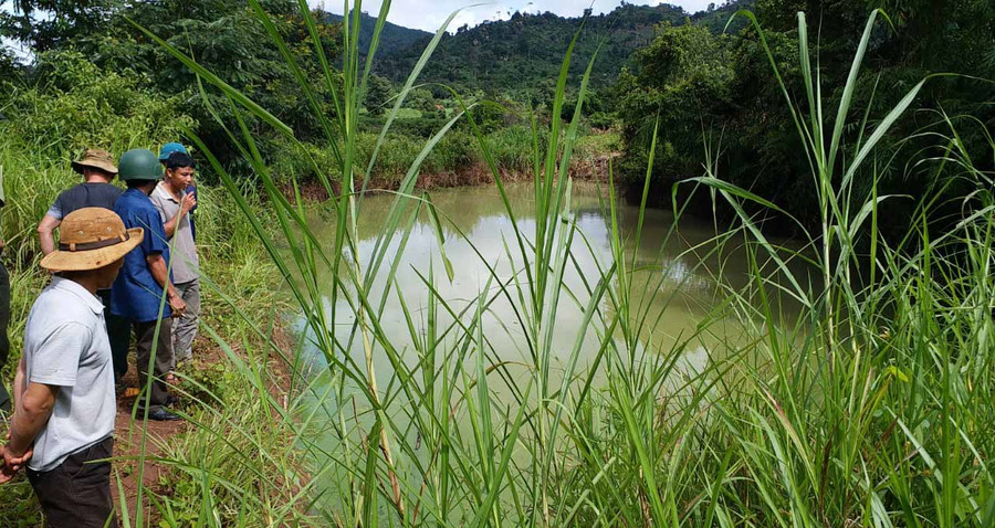 Hồ nước nơi nạn nhân bị đuối nước. Ảnh: Quang Lê 