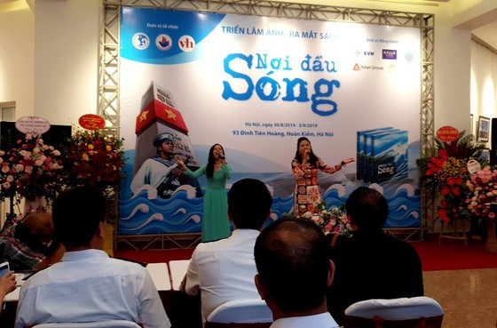 Câu chuyện về biển đảo quê hương luôn gợi thật nhiều cảm xúc 