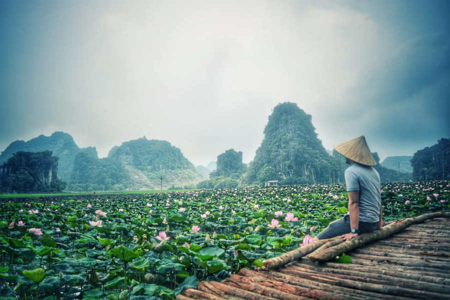 Bạn dường như bỏ lại sau lưng những chộn rộn của cuộc sống. Bạn dường như bỏ lại sau lưng những chộn rộn của cuộc sống.