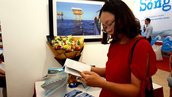  Sách gợi lên sự gần gũi thân thuộc với Trường Sa