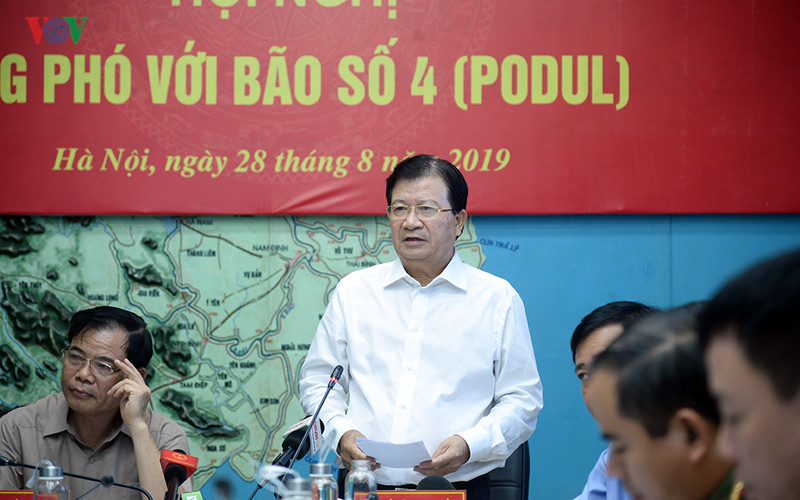 Phó Thủ tướng Trịnh Đình Dũng - Trưởng Ban Chỉ đạo trung ương về phòng chống thiên tai - Chủ tịch Ủy ban Quốc gia ứng phó sự cố thiên tai và tìm kiếm cứu nạn.