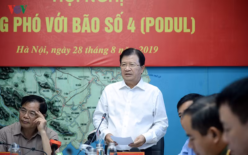 Phó Thủ tướng Trịnh Đình Dũng - Trưởng Ban Chỉ đạo trung ương về phòng chống thiên tai - Chủ tịch Ủy ban Quốc gia ứng phó sự cố thiên tai và tìm kiếm cứu nạn.