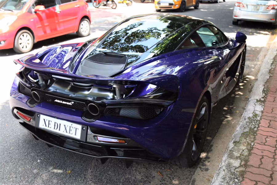 Hiện tại, nằm chung chuồng với chiếc McLaren 720S màu tím là 2 siêu phẩm Lamborghini Aventador Liberty Walks Limited Edition 50 và Aston Martin DB11. Cả 2 siêu xe này từng tham gia hành trình Car Passion 2019.