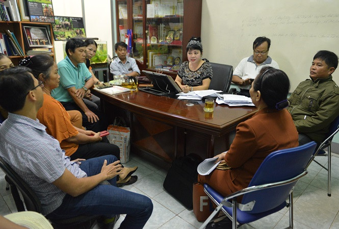 Nghe các nạn nhân trình bày tại Văn phòng Ban đại diện báo Tiền Phong khu vực Tây Nguyên