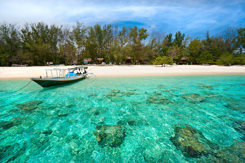 Quần đảo Gili (Indonesia) là điểm đến hoàn hảo với những ai muốn tạm rời xa sự ồn ào náo nhiệt của đô thị để tìm đến sự yên tĩnh. Xe ô tô không được phép hoạt động trên đảo thay vào đó là xe ngựa và xe máy. Quần đảo Gili (Indonesia) là điểm đến hoàn hảo với những ai muốn tạm rời xa sự ồn ào náo nhiệt của đô thị để tìm đến sự yên tĩnh. Xe ô tô không được phép hoạt động trên đảo thay vào đó là xe ngựa và xe máy.