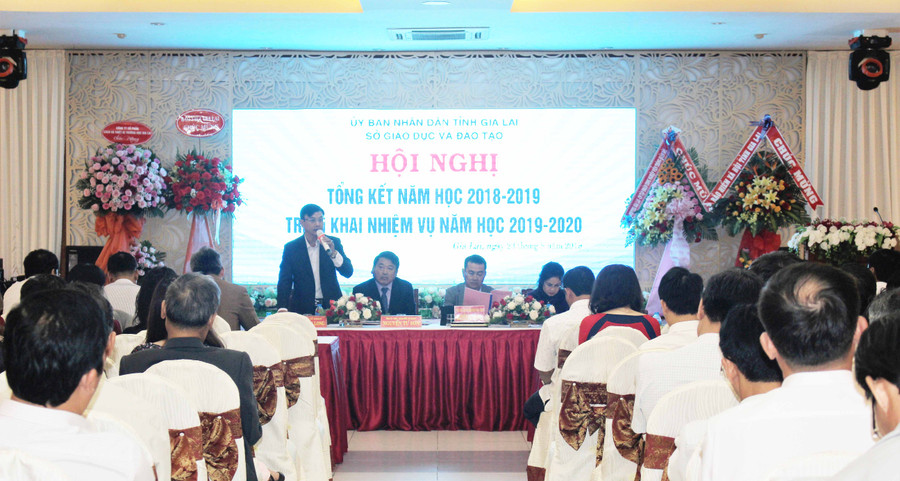 Các đại biểu tham dự hội nghị tổng kết năm học 2018-2019 và triển khai nhiệm vụ năm học 2019-2020. Ảnh: Nguyễn Giang