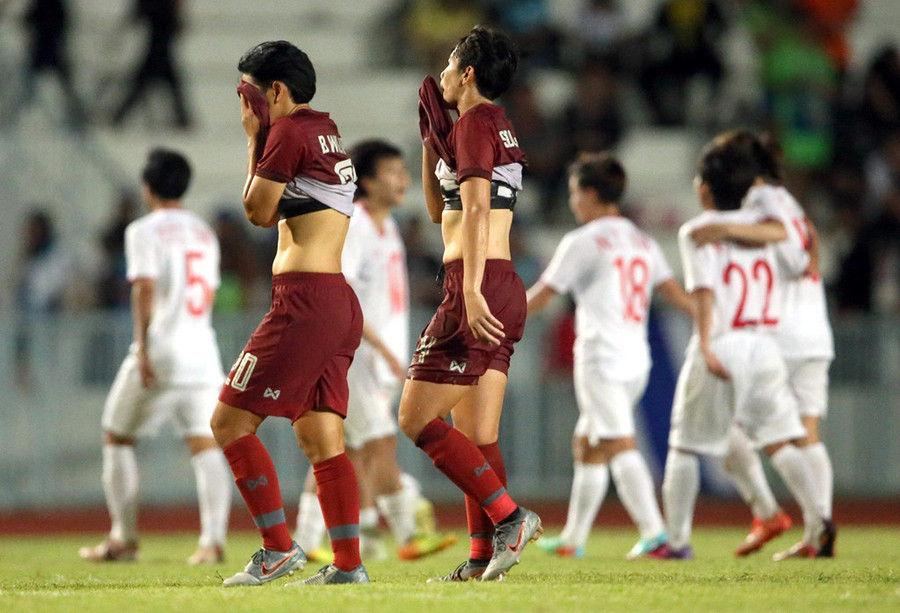 Thái Lan thất bại ngay trên sân nhà trước tuyển nữ Việt Nam. Ảnh: Kitti Tupmalai.