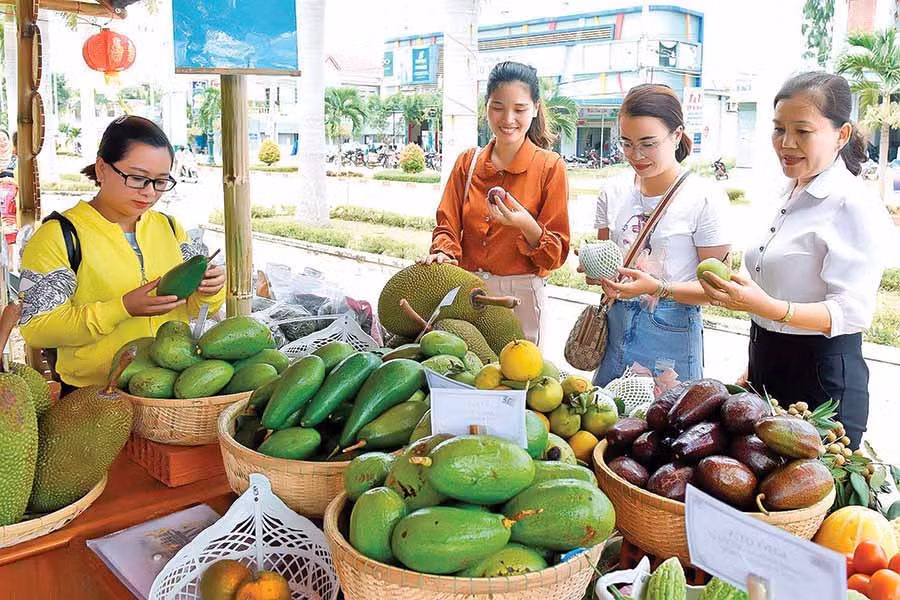 Sản phẩm nông nghiệp trưng bày tại ngày hội du lịch huyện Kbang năm 2019. Ảnh: Đức thụy