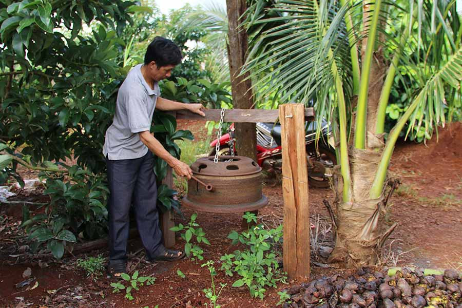  Kẻng báo động trong trường hợp khẩn cấp. Ảnh: C.H