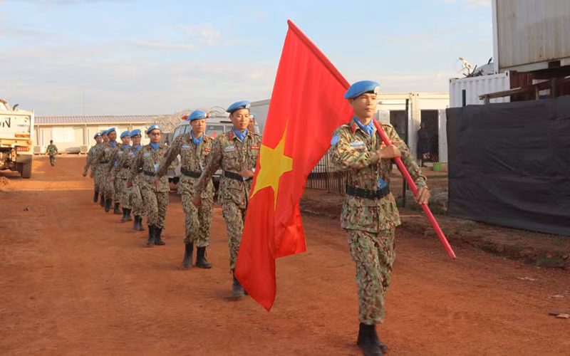  Các chiến sỹ quân y đưa hình ảnh của Việt Nam đến gần hơn với bạn bè quốc tế (Ảnh: Cổng TTĐT Cục Gìn giữ hòa bình Việt Nam)