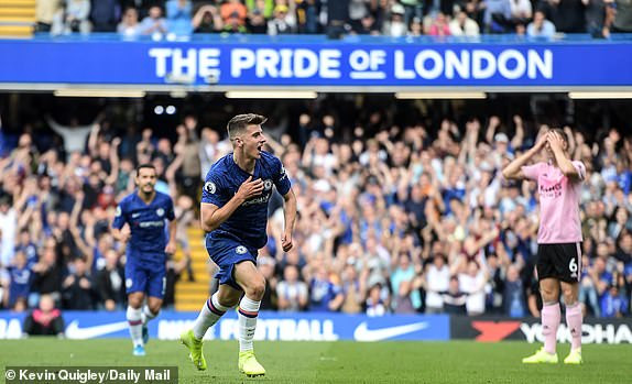 Mount sớm mang về niềm vui cho Chelsea. (Ảnh: Daily Mail) Mount sớm mang về niềm vui cho Chelsea. (Ảnh: Daily Mail)