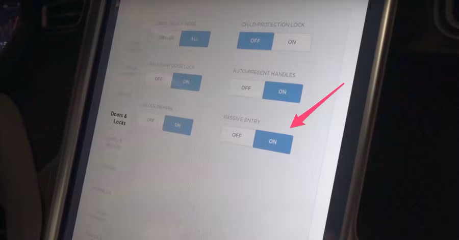 Các chuyên gia thử nghiệm "lấy trộm" xe 3 Crossback Ultra Prestige chỉ trong 10 giây Các chuyên gia thử nghiệm