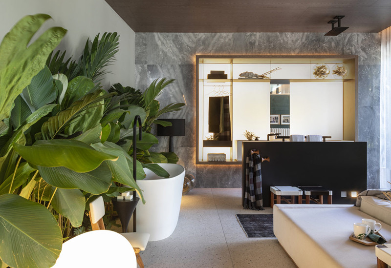 Bếp nấu đặt dưới cầu thang và bổ sung bằng các loại đèn để bếp không quá tối. Bếp nấu đặt dưới cầu thang và bổ sung bằng các loại đèn để bếp không quá tối.