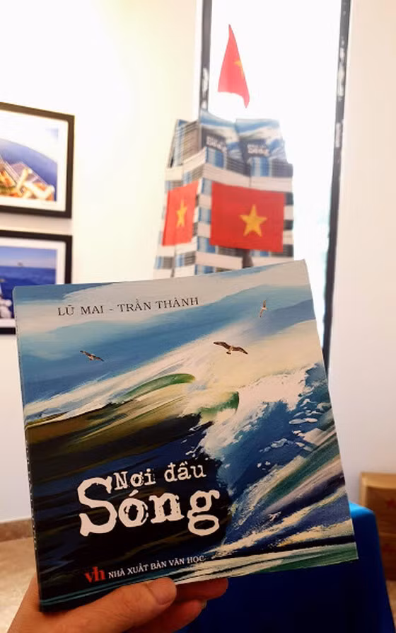  “Nơi đầu sóng”- những trang viết giàu cảm xúc về biển đảo quê hương