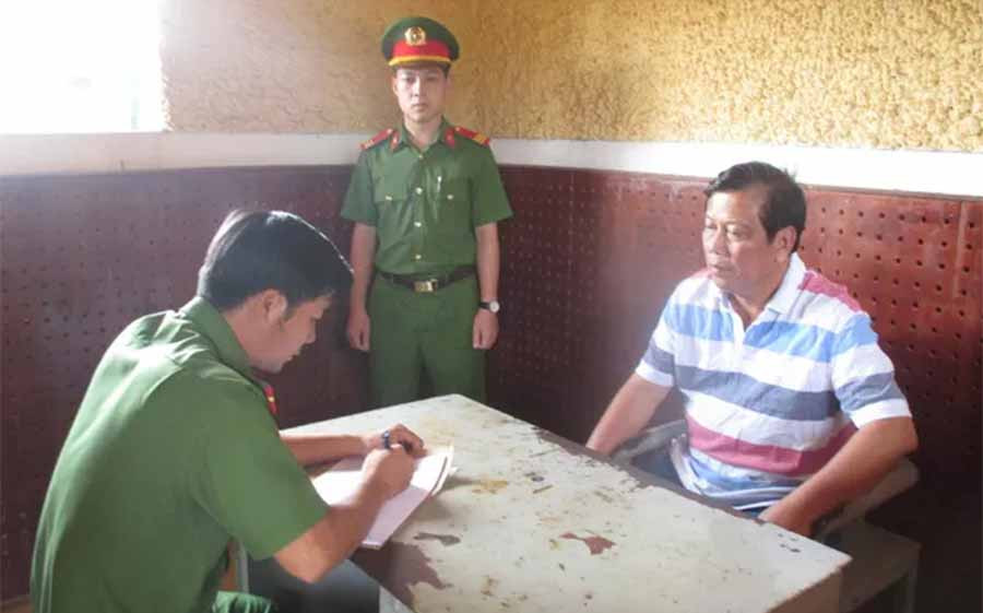 Đại gia xăng dầu Trịnh Sướng tại cơ quan công an