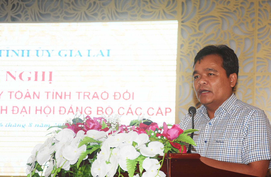 ​Phó Bí thư Thường trực Tỉnh ủy Hồ Văn Niên phát biểu chỉ đạo tại hội nghị Văn phòng cấp ủy toàn tỉnh. Ảnh: Minh 