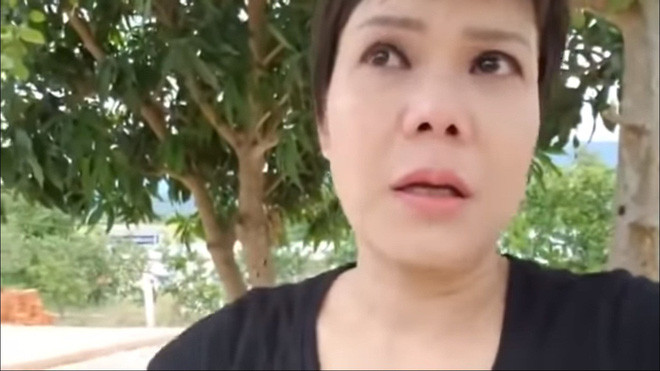 Việt Hương bật khóc