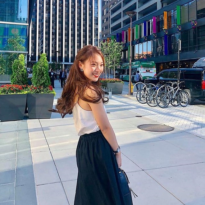 Hot girl Nghệ An cũng thường xuyên chia sẻ hình ảnh đi du lịch, check-in ở nhiều nước khác nhau khiến dân mạng ghen tỵ. Hot girl Nghệ An cũng thường xuyên chia sẻ hình ảnh đi du lịch, check-in ở nhiều nước khác nhau khiến dân mạng ghen tỵ.