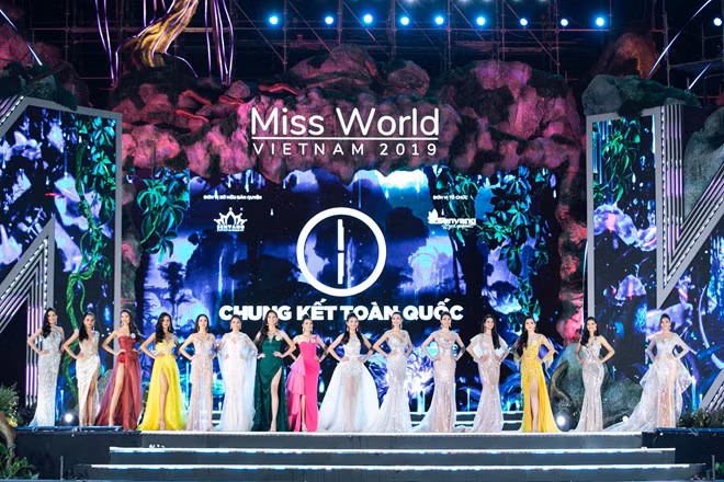  Top 10 thí sinh xuất sắc nhất của đêm chung kết quyến rũ trong trang phục dạ hội