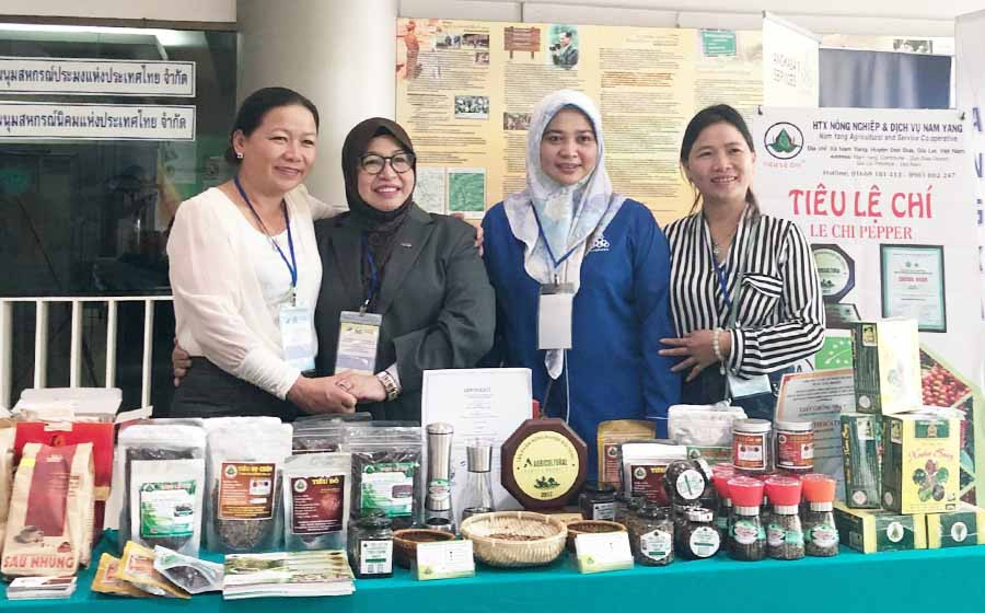  Sản phẩm Tiêu Lệ Chí của Hợp tác xã Nông nghiệp và Dịch vụ Nam Yang (huyện Đak Đoa) được trưng bày tại triển lãm hàng hóa của các hợp tác xã khu vực ASEAN tổ chức ở Thái Lan năm 2018. Ảnh: internet