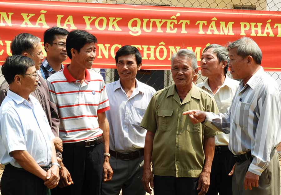 Cán bộ và nhân dân xã Ia Yok huyện Ia Grai trao đổi kinh nghiệm thực hiện Chỉ thị số 05-CT/TW gắn với phong trào xây dựng nông thôn mới