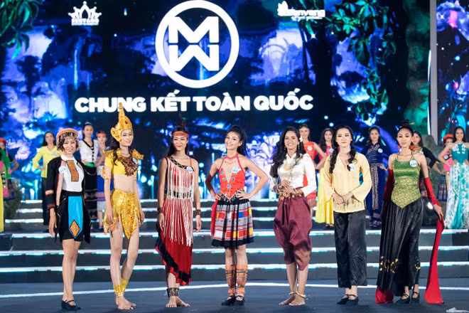 Top 7 của phần thi Dance of Vietnam gồm Nguyễn Thị Thu Hiền, Nguyễn Phương Hoa, Trần Đình Thạch Thảo, Dương Thị Ngọc Thoa, Phan Cẩm Nhi và Đinh Quỳnh Trang