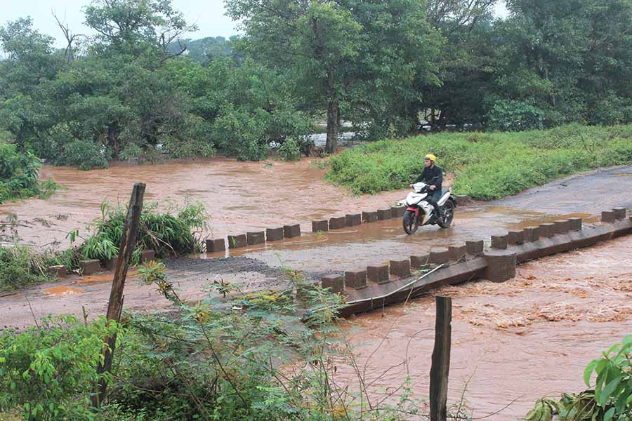  Cầu tràn Ia Hlốp thường bị ngập khi có mưa lớn. Ảnh: N.D